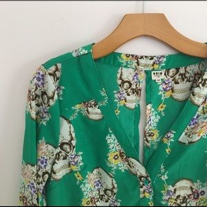 Uniq Long Sleeve Green Skull Blouse
